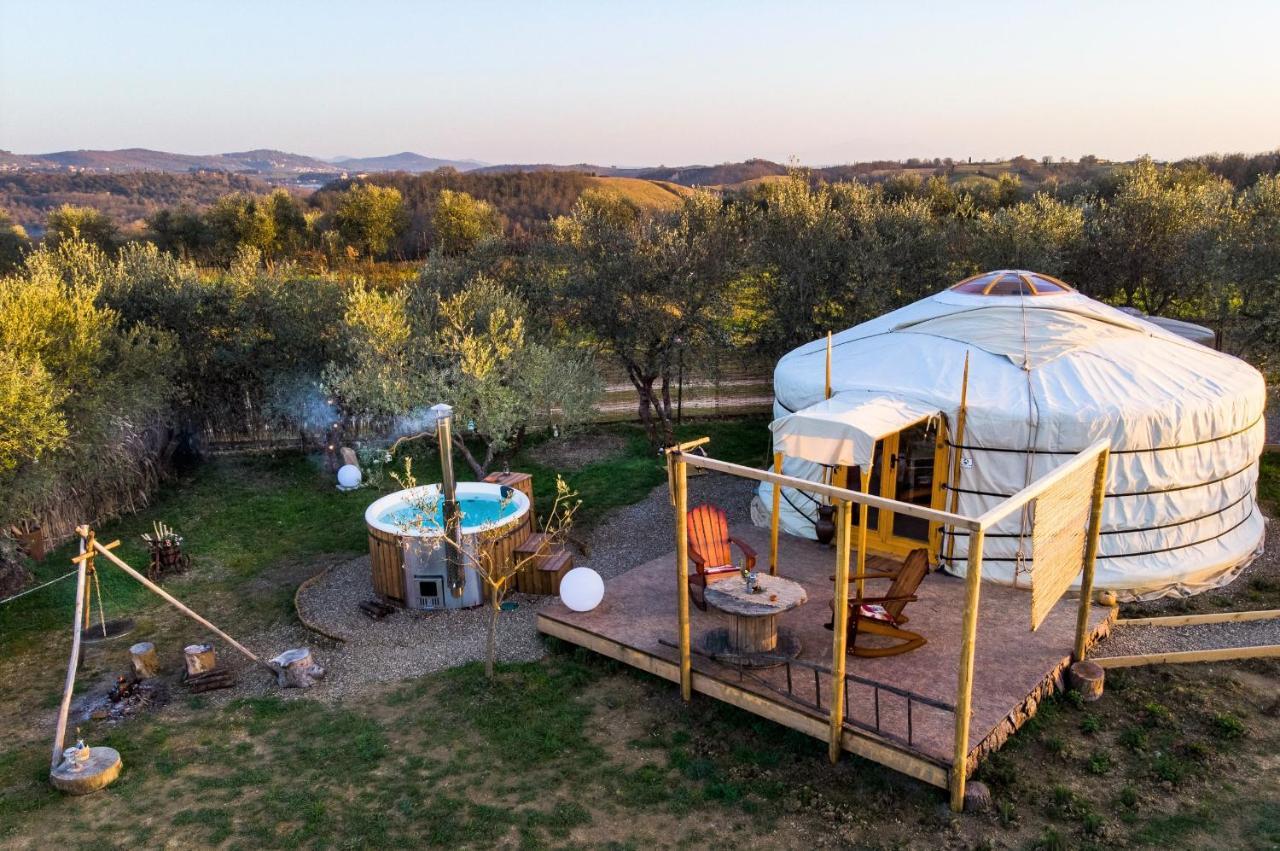 2 Cuori E 1 Yurta Glamping In Tuscany - Adults Only Asciano Εξωτερικό φωτογραφία