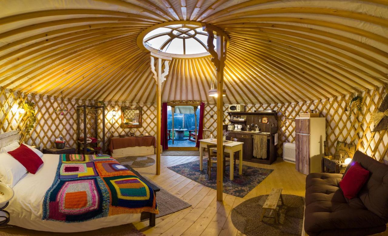 2 Cuori E 1 Yurta Glamping In Tuscany - Adults Only Asciano Εξωτερικό φωτογραφία