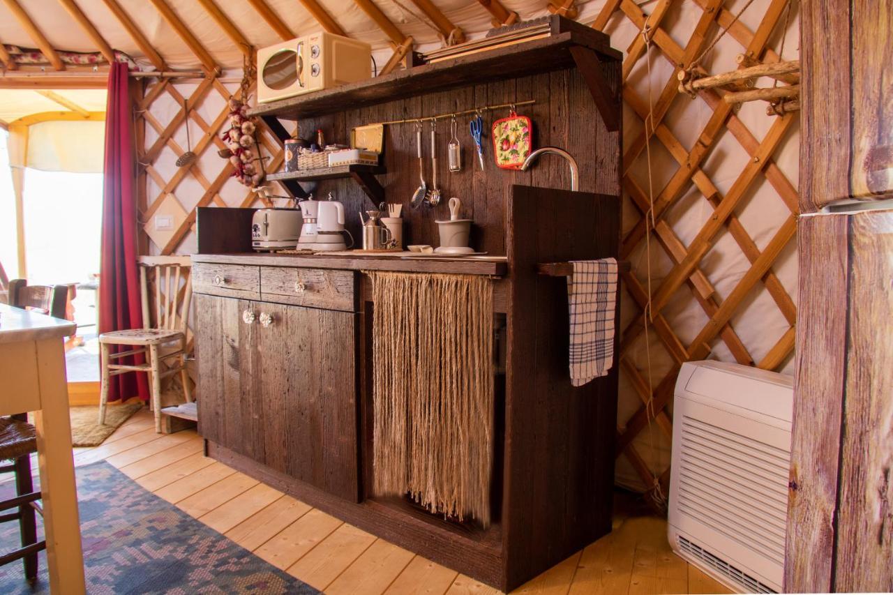 2 Cuori E 1 Yurta Glamping In Tuscany - Adults Only Asciano Εξωτερικό φωτογραφία