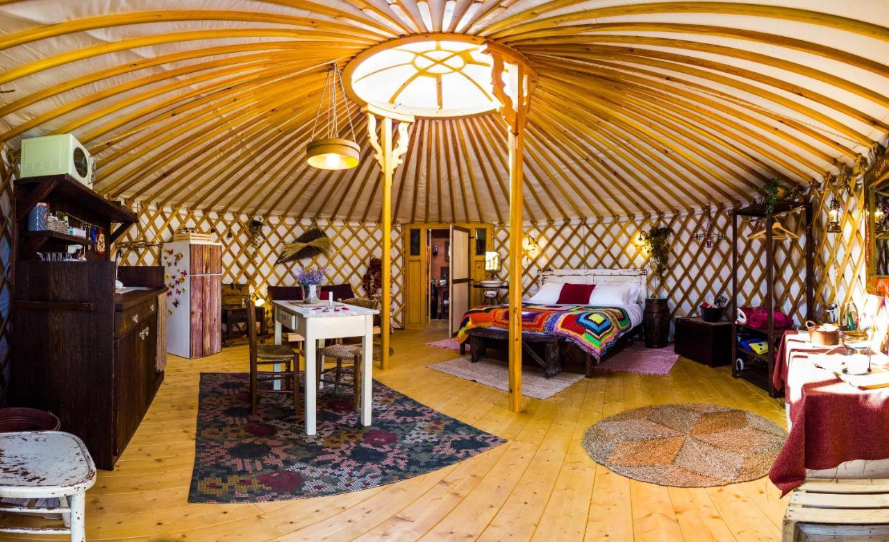 2 Cuori E 1 Yurta Glamping In Tuscany - Adults Only Asciano Εξωτερικό φωτογραφία