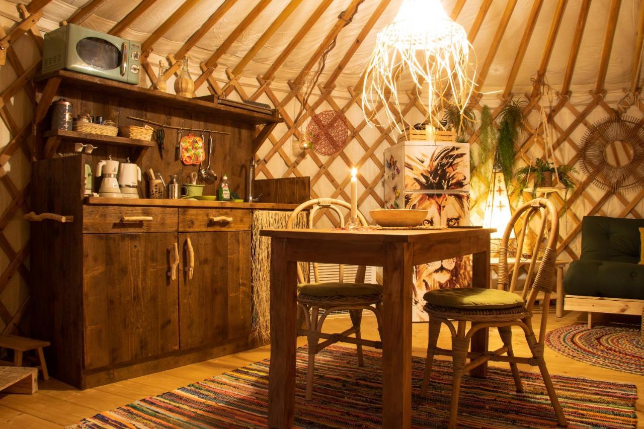 2 Cuori E 1 Yurta Glamping In Tuscany - Adults Only Asciano Εξωτερικό φωτογραφία