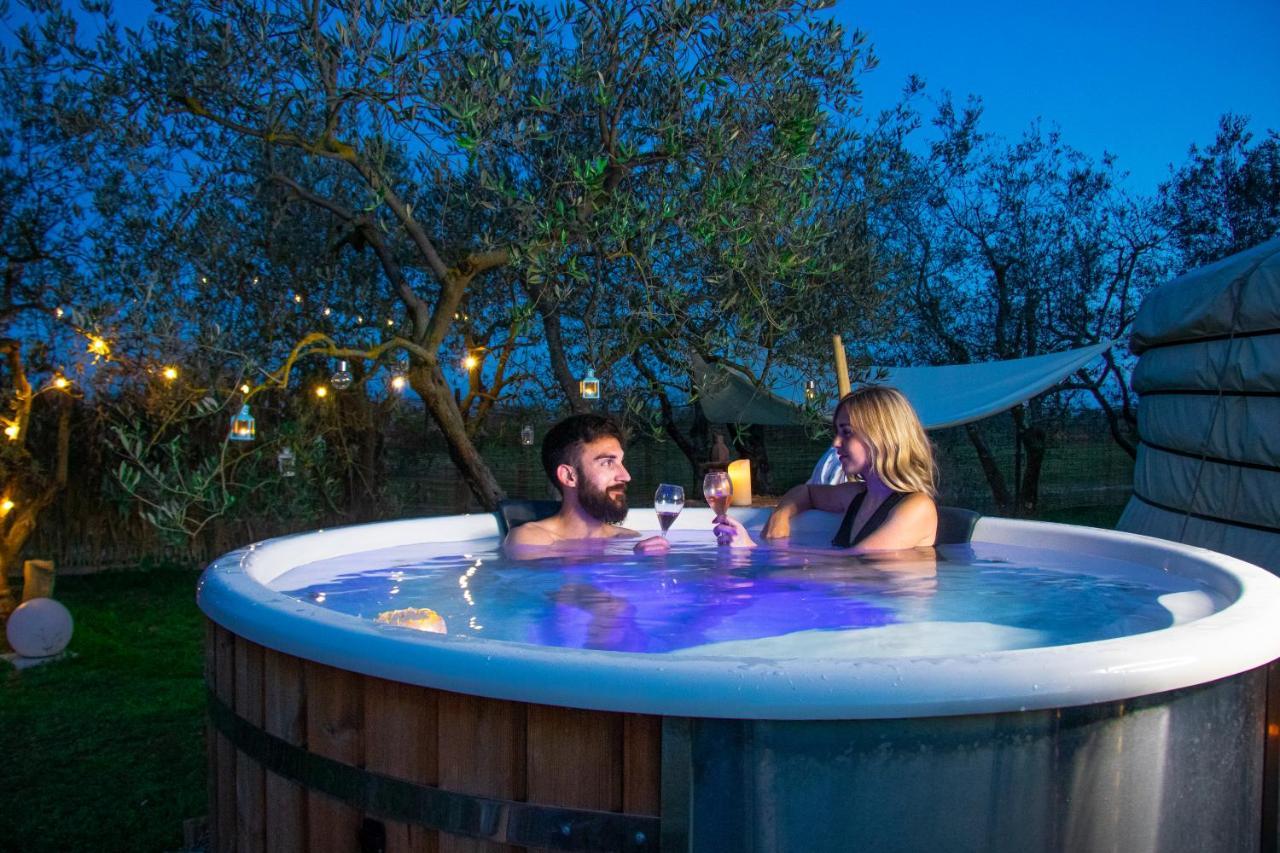 2 Cuori E 1 Yurta Glamping In Tuscany - Adults Only Asciano Εξωτερικό φωτογραφία